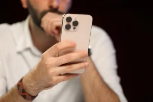 ۳۰ روز با آیفون بدون قاب؛ آیا پرچمدارهای هزار دلاری دیگر به محافظ نیاز ندارند؟